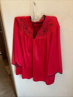 Vintage vanity fair top! Size Small
